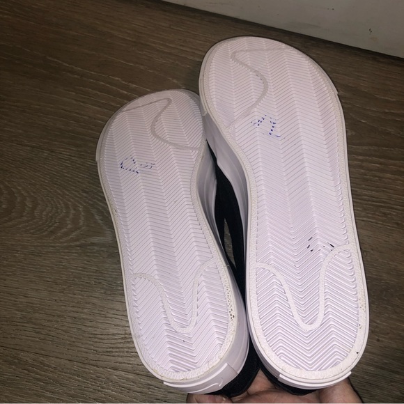 Nike slip on shoes size 11 - Picture 6 of 7